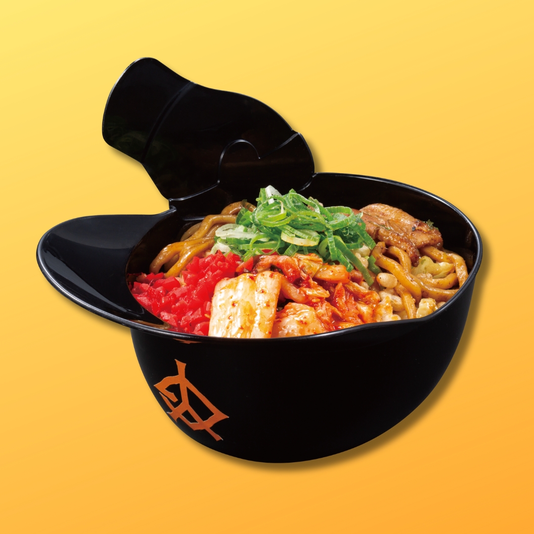 GIANTSヘルメットカップ 助っ人豚キムチ焼きそば